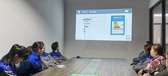 艾思捷開啟5月減速機(jī)技術(shù)培訓(xùn)會(huì)議.jpg