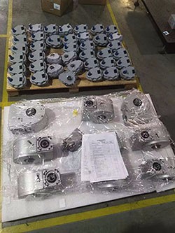 半導(dǎo)體專用減速機(jī)，蝸輪減速機(jī)，蝸桿減速機(jī)，減速機(jī)廠家，芯片設(shè)備專用減速機(jī)，翻轉(zhuǎn)機(jī)構(gòu)減速機(jī)，定制款減速機(jī)2.jpg